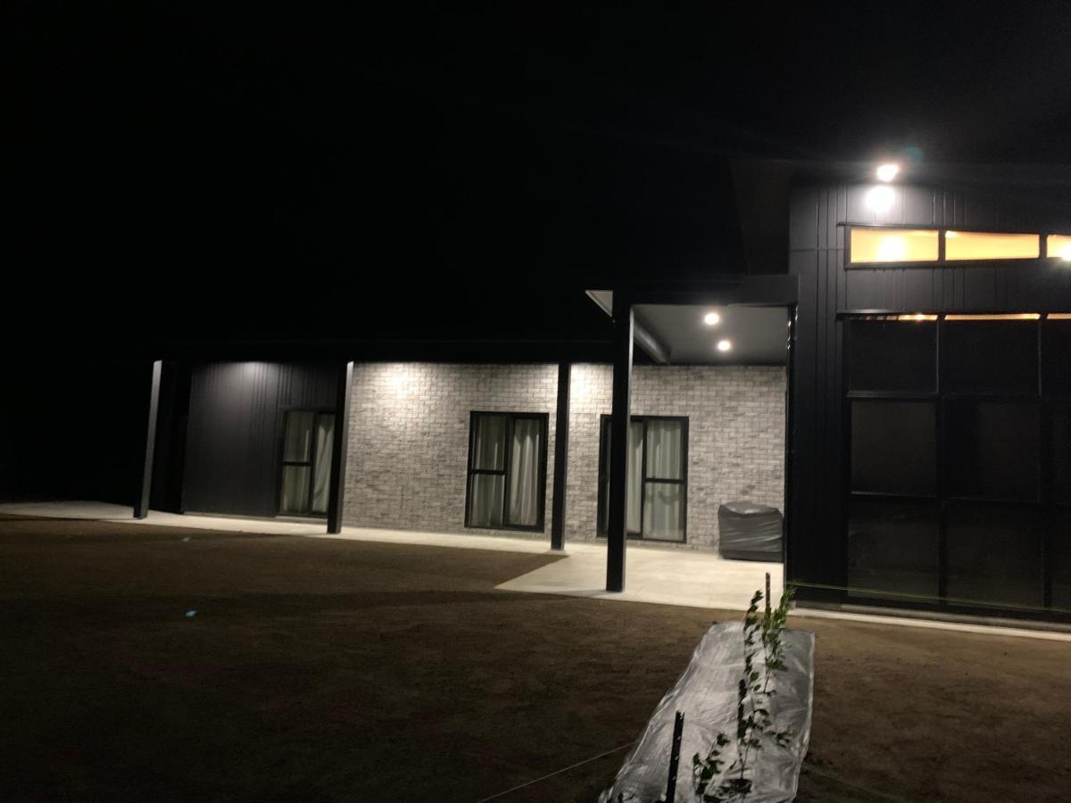 Executive-Style Home Away From Home. Hawera Exterior foto